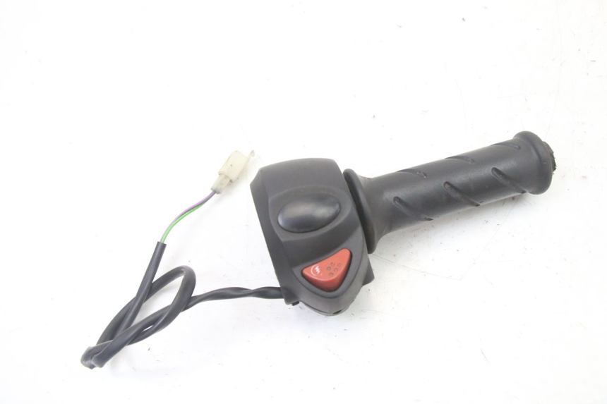 photo de INTERRUPTOR DERECHO PEUGEOT CITYSTAR 2T 50 (2018 - 2021) - Vista principal