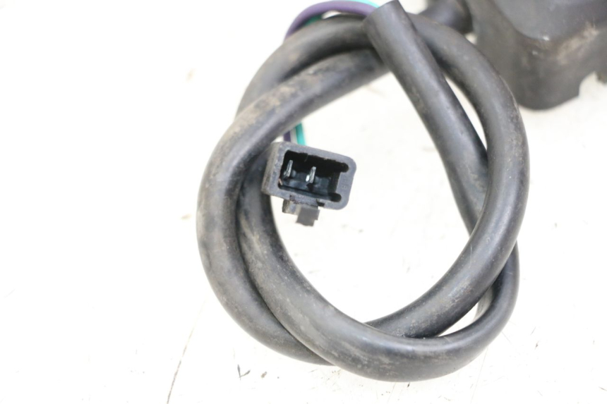 photo de INTERRUPTOR DERECHO PEUGEOT KISBEE 4T 50 (2018 - 2022) - Zoom estado de uso