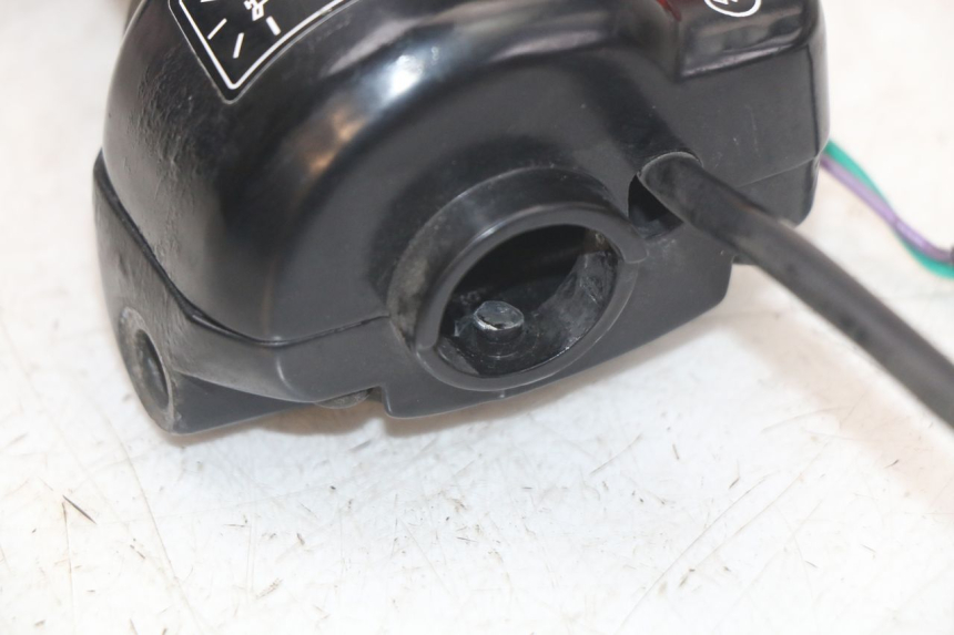 photo de INTERRUPTOR DERECHO PEUGEOT LUDIX 50 (2005 - 2007) - Recambio usado revisado