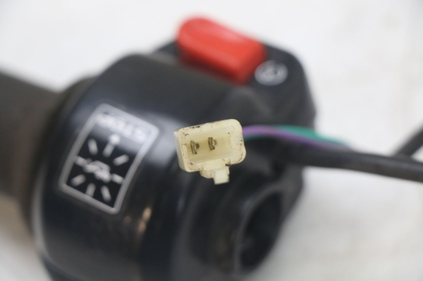 photo de INTERRUPTOR DERECHO PEUGEOT LUDIX 50 (2005 - 2007) - Marcados y referencias originales