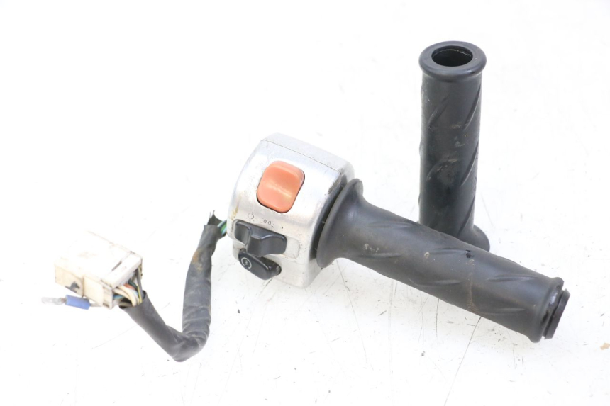 photo de CONMUTADOR DERECHA PIAGGIO BEVERLY 125 (1998 - 2005) - Vista principal