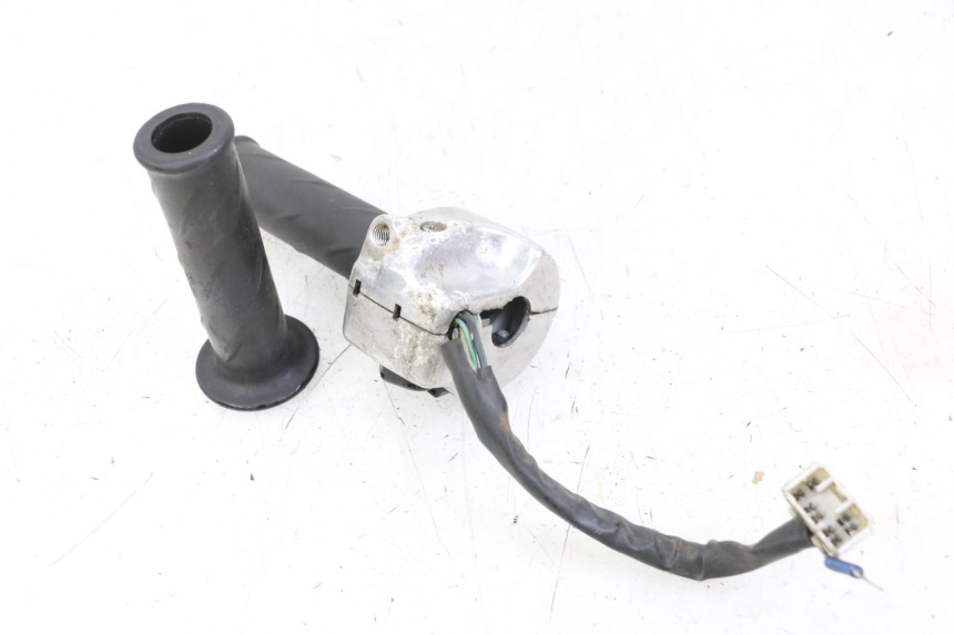 photo de CONMUTADOR DERECHA PIAGGIO BEVERLY 125 (1998 - 2005) - Zoom estado de uso