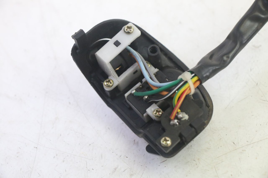 photo de CONMUTADOR DERECHA EFUN PUSA 1 - Vista general del producto