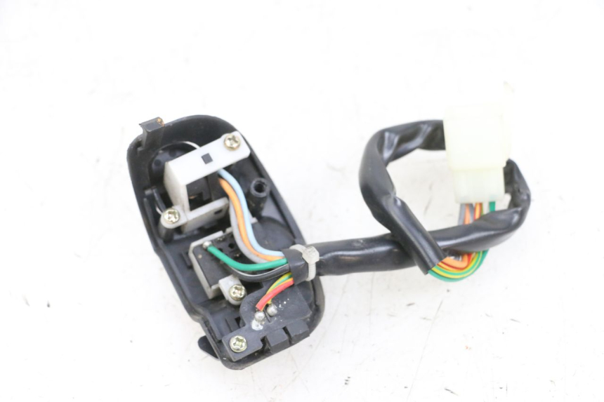 photo de CONMUTADOR DERECHA EFUN PUSA 1 - Otra perspectiva