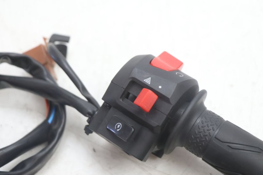 photo de CONMUTADOR DERECHA JM MOTORS R-MAX TECH 50 (2024 - 2026) - Detalle de la pieza