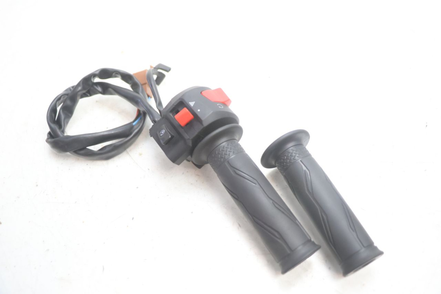 photo de CONMUTADOR DERECHA JM MOTORS R-MAX TECH 50 (2024 - 2026) - Zoom estado de uso
