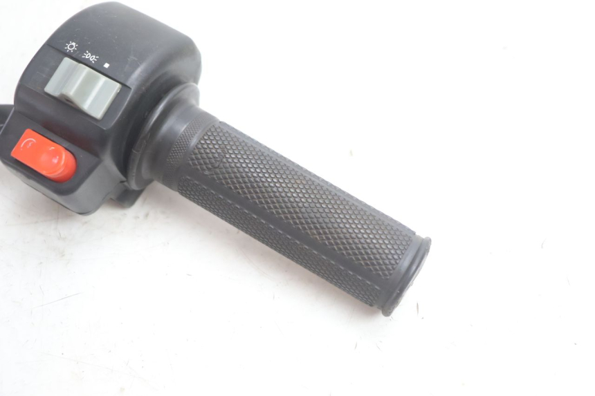 photo de CONMUTADOR DERECHA VASTRO R-ONE 4T 50 (2014 - 2022) - Detalle de la pieza