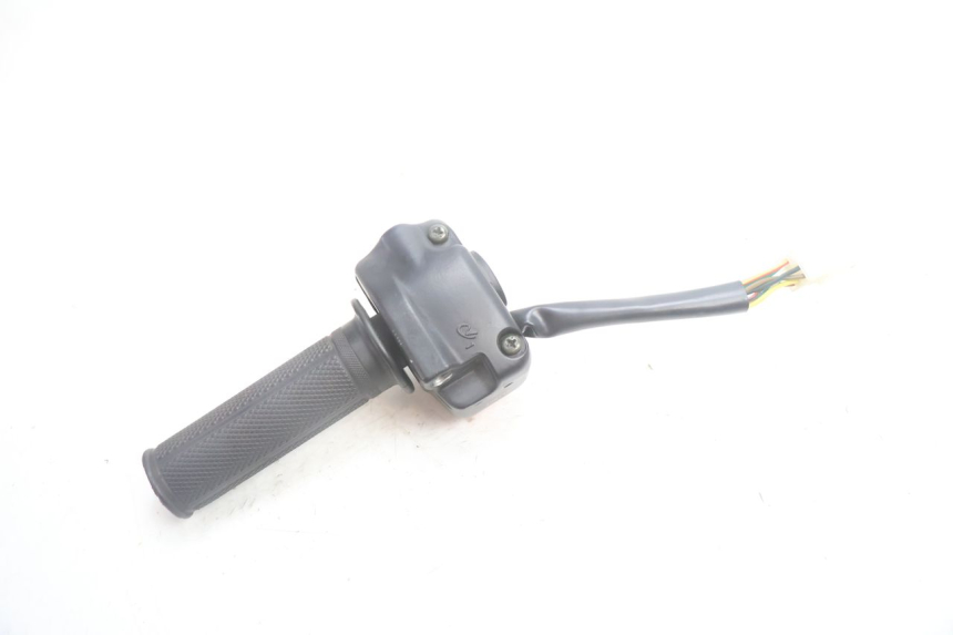 photo de CONMUTADOR DERECHA VASTRO R-ONE 4T 50 (2014 - 2022) - Primer plano técnico