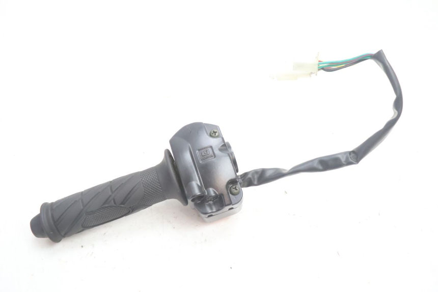 photo de CONMUTADOR DERECHA RIDE RACE GT 2T 50 (2012 - 2017) - Primer plano técnico