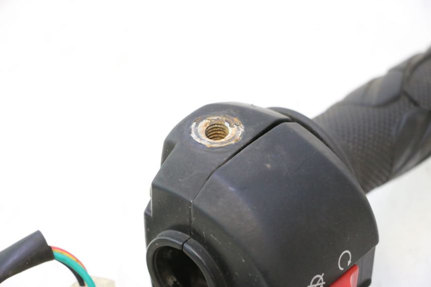 photo de CONMUTADOR DERECHA ORCAL RAPTOR 50 (2015 - 2021) - Estado de la superficie y material