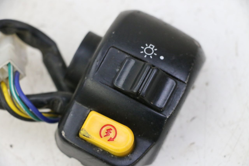 photo de COMANDO DERECHO PGO RODOSHOW 2T 50 (2003 - 2007) - Detalle de la pieza