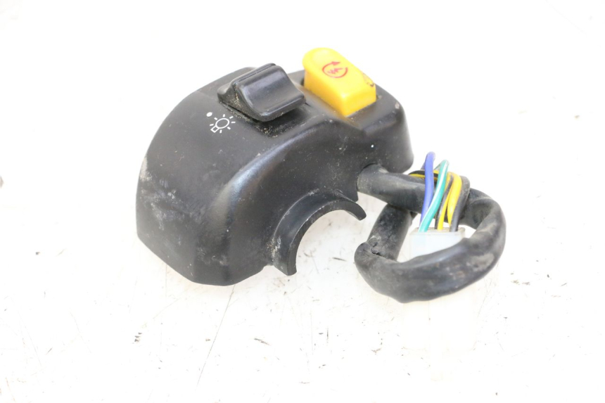 photo de COMANDO DERECHO PGO RODOSHOW 2T 50 (2003 - 2007) - Estado de la superficie y material