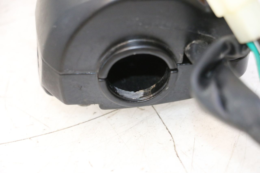 photo de CONMUTADOR DERECHA TNT MOTOR ROMA 10' 2T 50 (2011 - 2018) - Detalle de la pieza