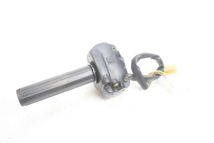 photo de CONMUTADOR DERECHA TNT MOTOR ROMA 10' 2T 50 (2011 - 2018) - Primer plano técnico