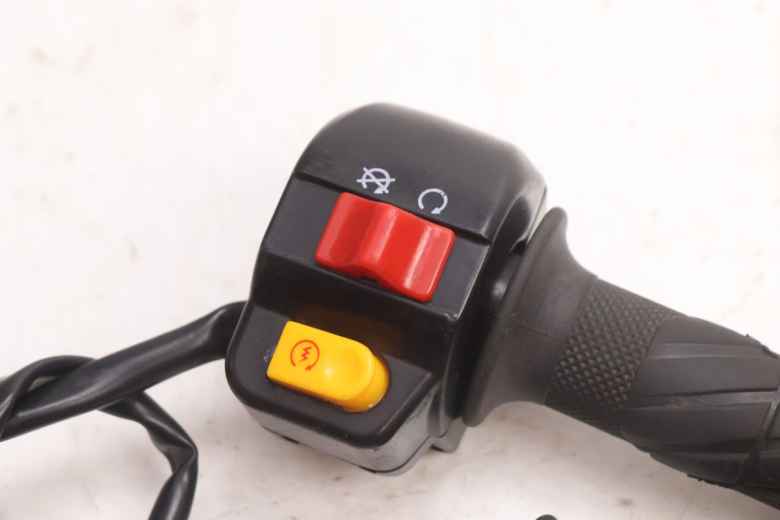 photo de CONMUTADOR DERECHA TNT MOTOR ROMA 10' 4T 50 (2007 - 2018) - Detalle de la pieza
