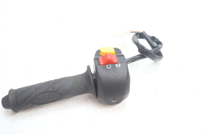 photo de CONMUTADOR DERECHA TNT MOTOR ROMA 12' 2T 50 (2007 - 2018) - Zoom estado de uso