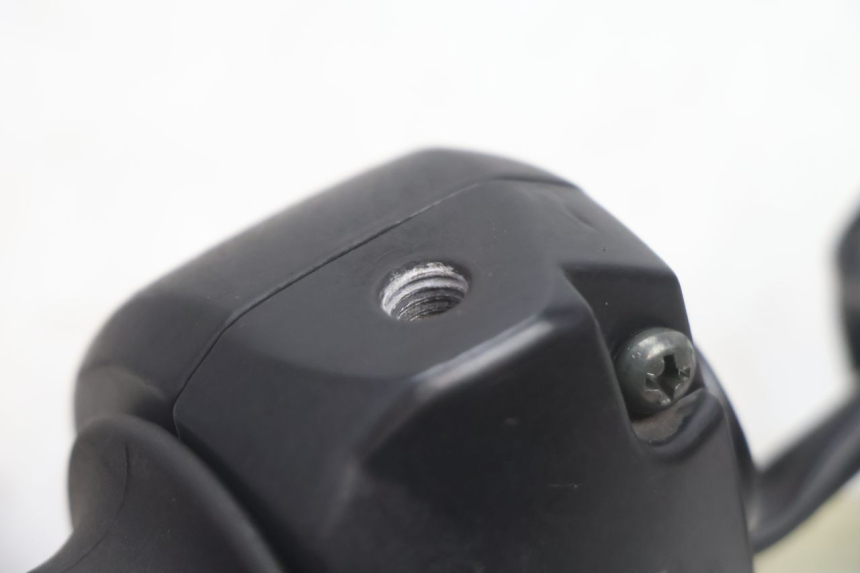 photo de CONMUTADOR DERECHA TNT MOTOR ROMA 12' 2T 50 (2007 - 2018) - Primer plano técnico