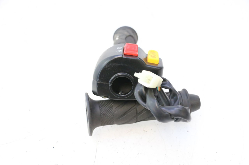 photo de CONMUTADOR DERECHA TNT MOTOR ROMA 12' 2T 50 (2007 - 2018) - Detalle de la pieza