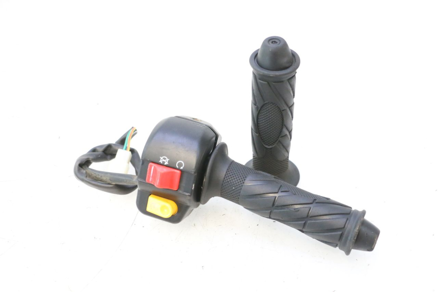 photo de CONMUTADOR DERECHA TNT MOTOR ROMA 12' 2T 50 (2007 - 2018) - Vista principal