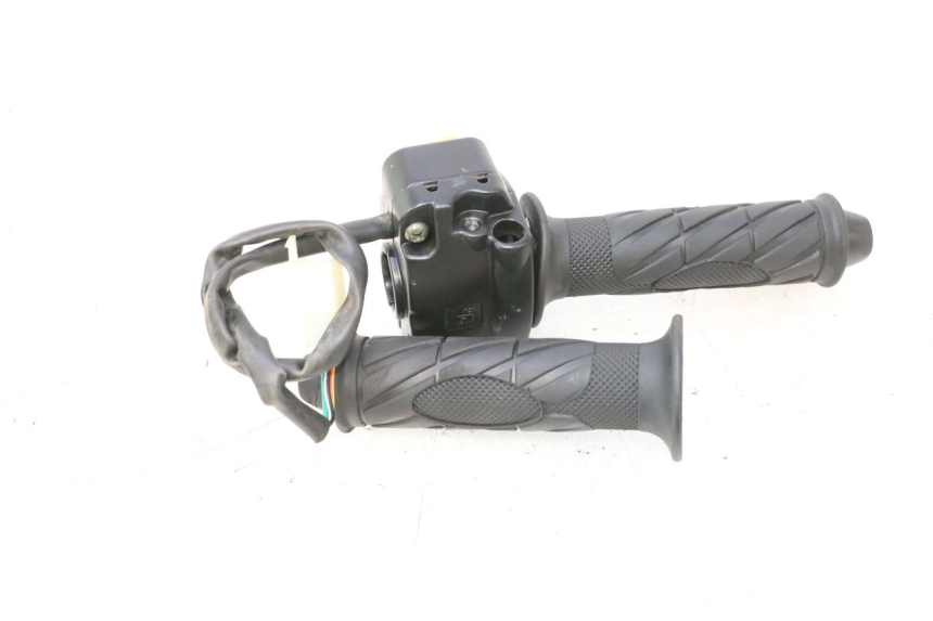 photo de CONMUTADOR DERECHA TNT MOTOR ROMA 12' 2T 50 (2007 - 2018) - Detalle de la pieza