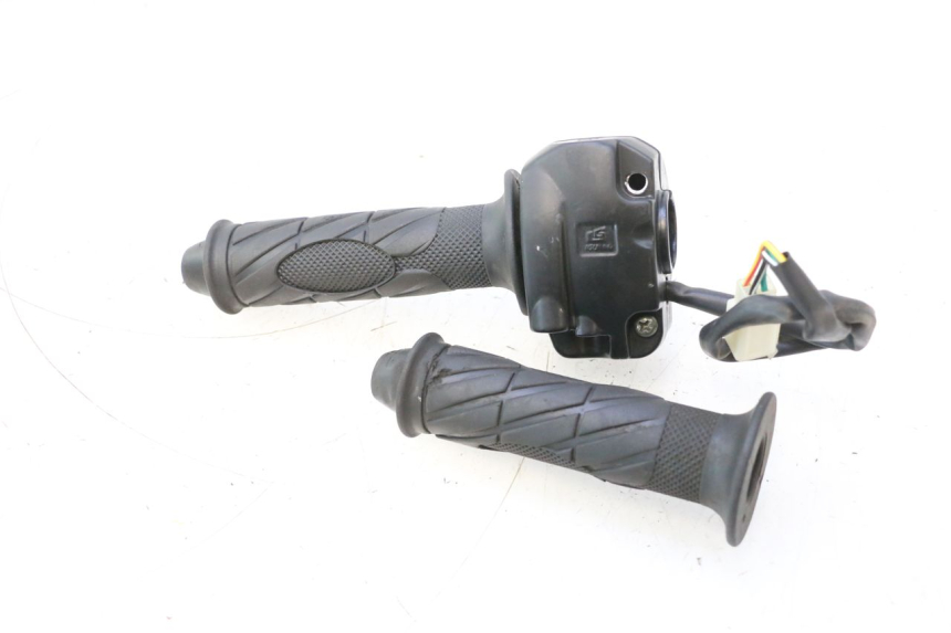 photo de CONMUTADOR DERECHA TNT MOTOR ROMA 12' 2T 50 (2007 - 2018) - Otra perspectiva