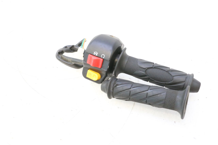 photo de CONMUTADOR DERECHA TNT MOTOR ROMA 12' 2T 50 (2007 - 2018) - Primer plano técnico