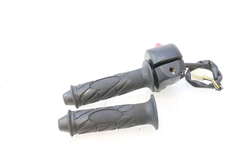 photo de CONMUTADOR DERECHA TNT MOTOR ROMA 12' 2T 50 (2007 - 2018) - Vista general del producto