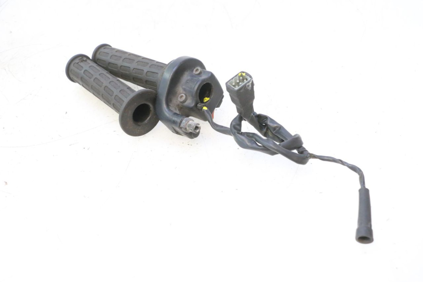 photo de CONMUTADOR DERECHA MZ RT 125 (2000 - 2008) - Estado de la superficie y material