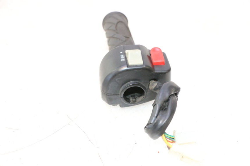 photo de INTERRUPTOR DERECHO KEEWAY RY6 2T 50 (2011 - 2019) - Zoom estado de uso