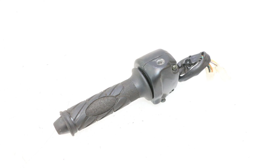 photo de INTERRUPTOR DERECHO KEEWAY RY6 2T 50 (2011 - 2019) - Estado de la superficie y material