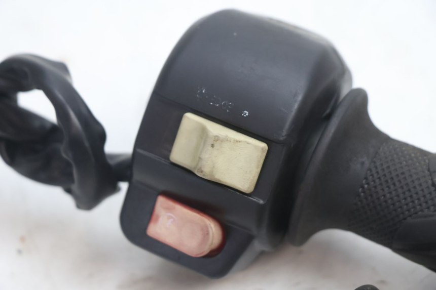photo de INTERRUPTOR DERECHO KEEWAY RY6 2T 50 (2011 - 2019) - Detalle de la pieza