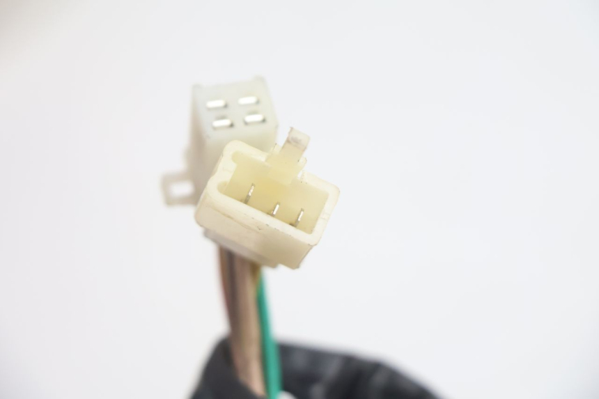 photo de INTERRUPTOR DERECHO KEEWAY RY6 2T 50 (2011 - 2019) - Recambio usado revisado