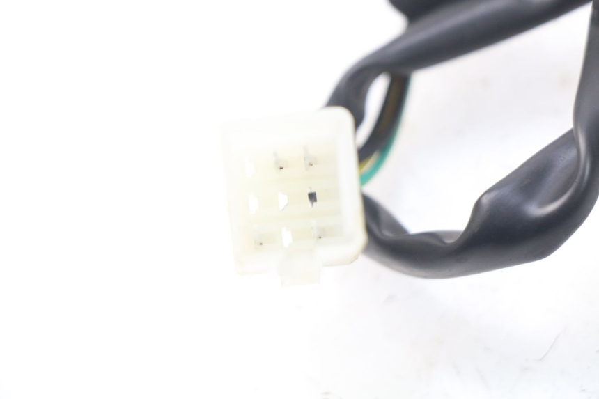 photo de INTERRUPTOR DERECHO JM MOTORS SANTANA 50 (2014 - 2023) - Detalle de la pieza