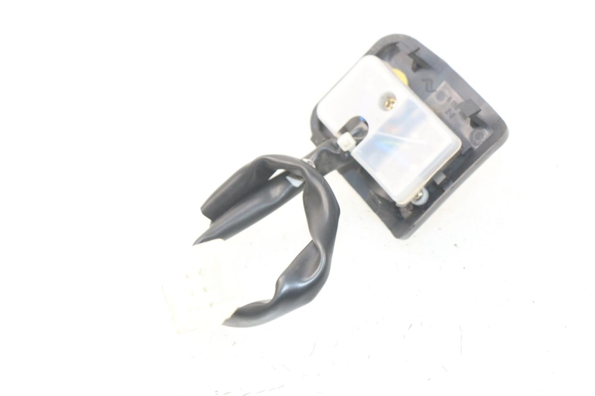 photo de INTERRUPTOR DERECHO JM MOTORS SANTANA 50 (2014 - 2023) - Zoom estado de uso