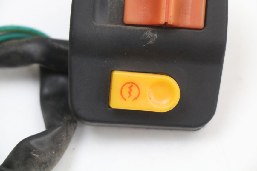 photo de INTERRUPTOR DERECHO JM MOTORS SANTANA 50 (2014 - 2023) - Otra perspectiva