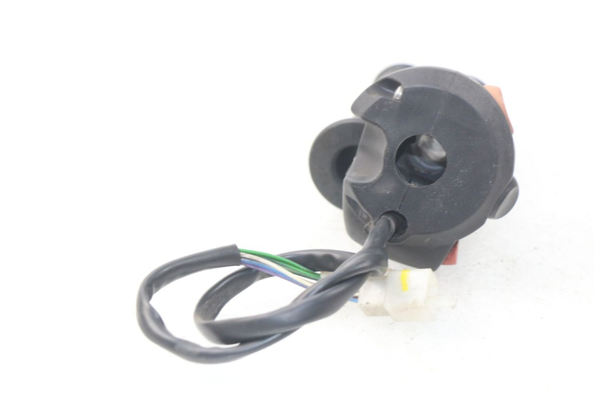 photo de CONMUTADOR DERECHA PEUGEOT SATELIS 300 (2012 - 2015) - Estado de la superficie y material