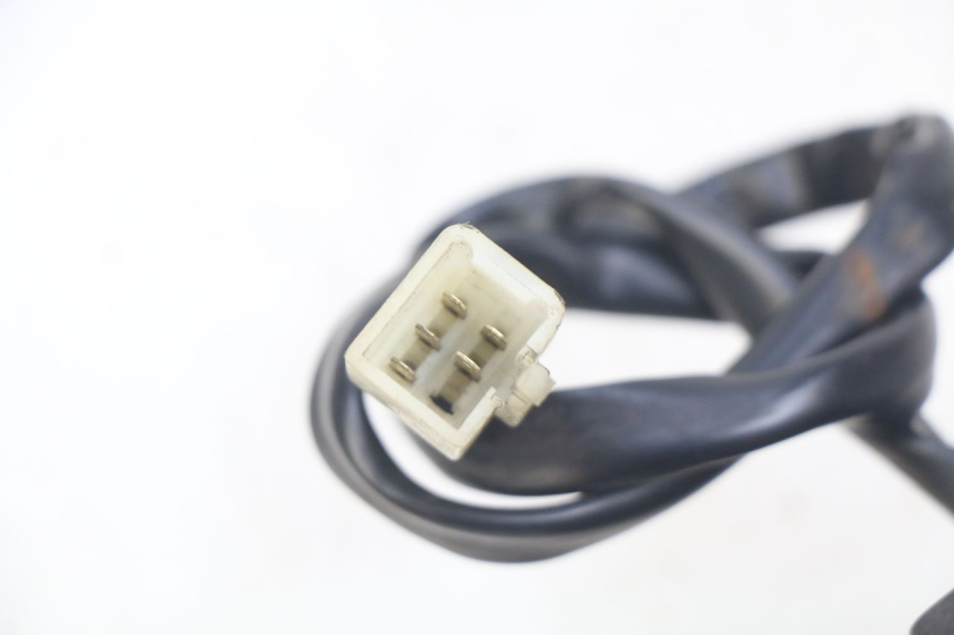 photo de INTERRUPTOR DERECHO PEUGEOT SATELIS 125 (2010 - 2012) - Primer plano técnico