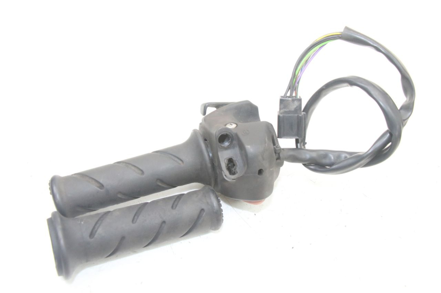 photo de CONMUTADOR DERECHA PEUGEOT SATELIS 125 (2013 - 2018) - Primer plano técnico