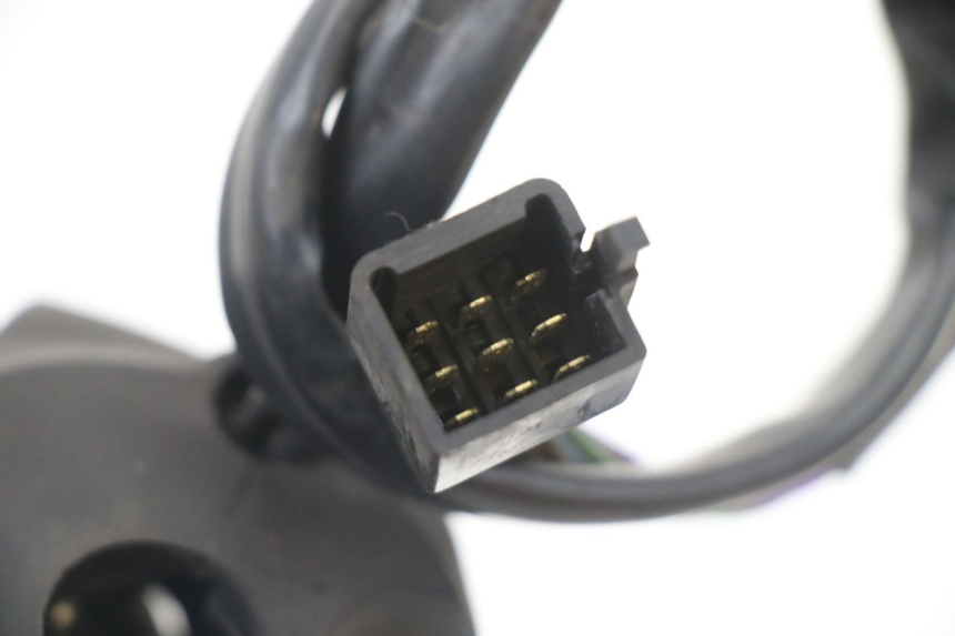 photo de CONMUTADOR DERECHA PEUGEOT SATELIS 125 (2013 - 2018) - Detalles de los puntos de fijación