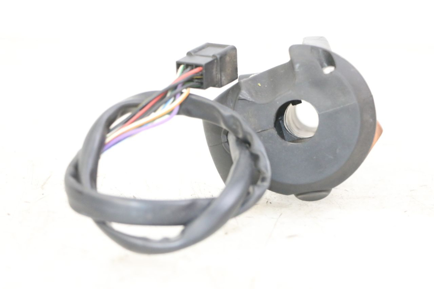 photo de CONMUTADOR DERECHA PEUGEOT SATELIS 125 (2013 - 2018) - Zoom estado de uso