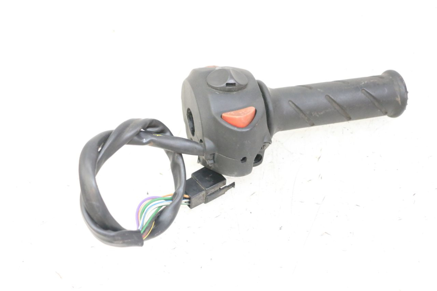 photo de CONMUTADOR DERECHA PEUGEOT SATELIS 125 (2013 - 2018) - Detalles de los puntos de fijación