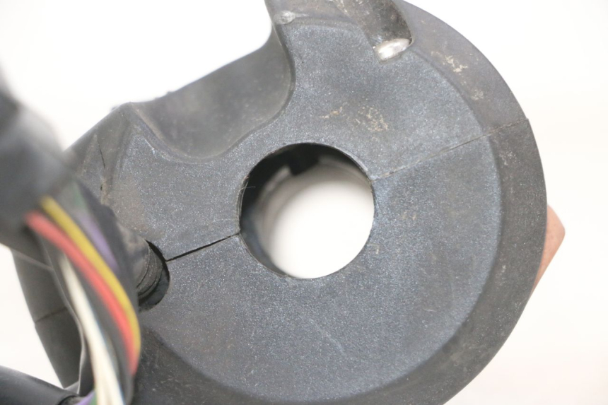 photo de CONMUTADOR DERECHA PEUGEOT SATELIS 125 (2013 - 2018) - Zoom estado de uso