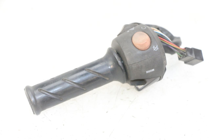 photo de CONMUTADOR DERECHA PEUGEOT SATELIS 125 (2013 - 2018) - Detalles de los puntos de fijación