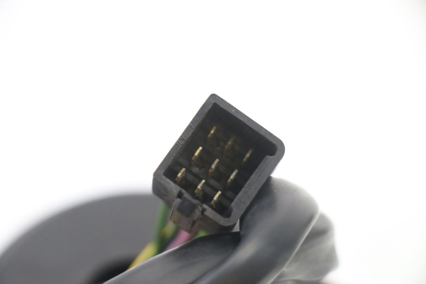 photo de CONMUTADOR DERECHA PEUGEOT SATELIS 125 (2013 - 2018) - Detalles de los puntos de fijación