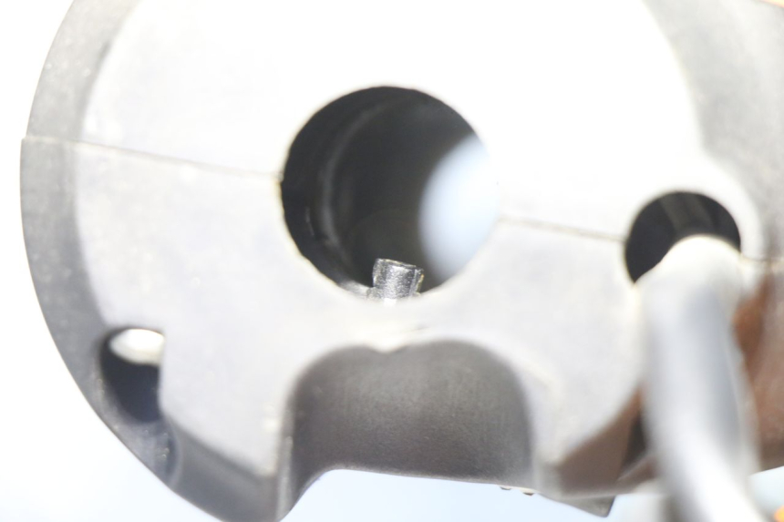 photo de CONMUTADOR DERECHA PEUGEOT SATELIS 250 (2006 - 2012) - Primer plano técnico