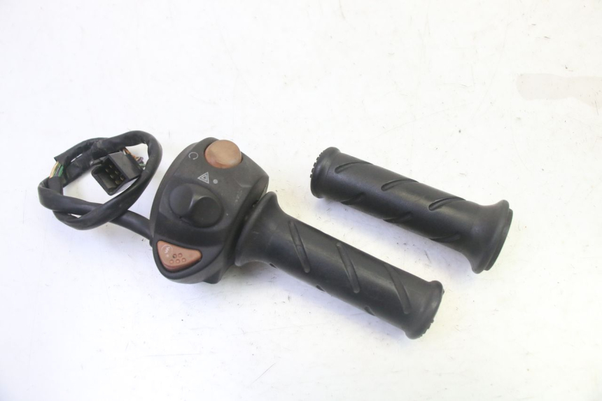 photo de CONMUTADOR DERECHA PEUGEOT SATELIS 125 (2013 - 2018) - Vista principal