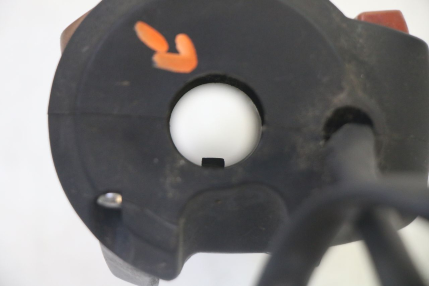 photo de CONMUTADOR DERECHA PEUGEOT SATELIS 125 (2013 - 2018) - Detalles de los puntos de fijación