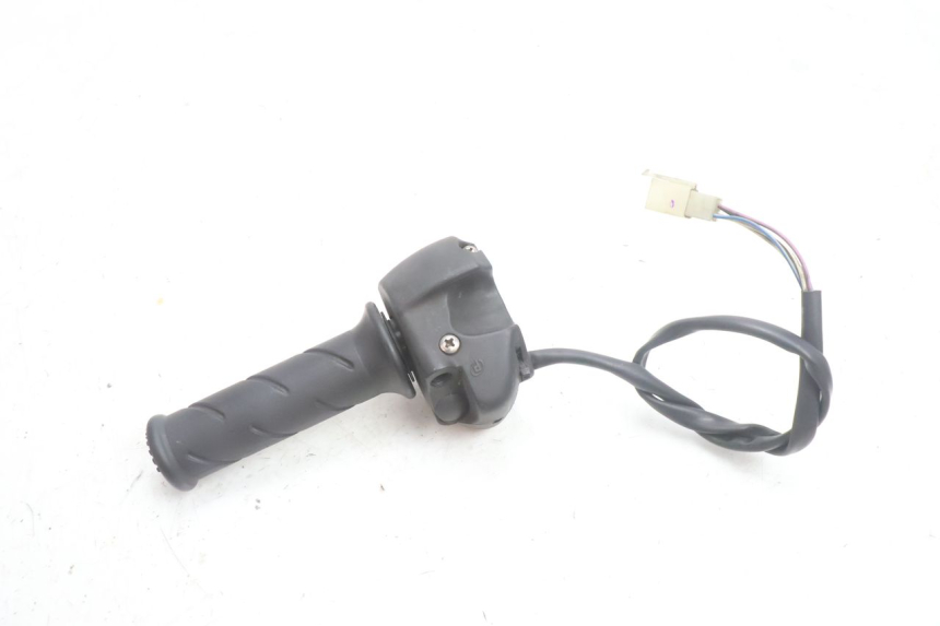 photo de INTERRUPTOR DERECHO PEUGEOT SATELIS 125 (2006 - 2009) - Vista general del producto