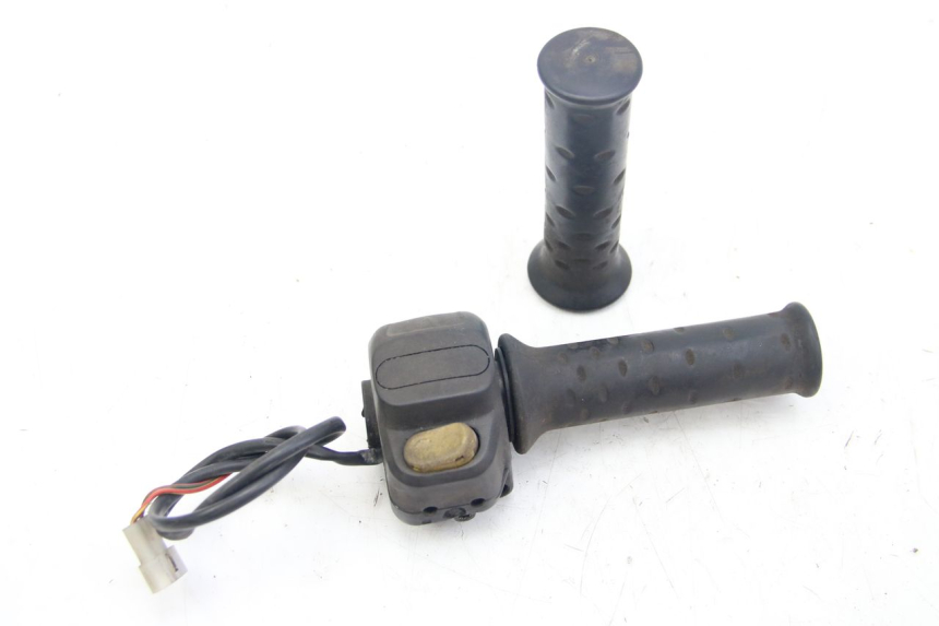 photo de INTERRUPTOR DERECHO APRILIA SCARABEO 4T 50 (2009 - 2017) - Vista principal