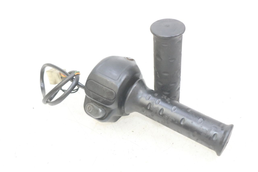 photo de INTERRUPTOR DERECHO APRILIA SCARABEO 100 (2003 - 2012) - Vista principal